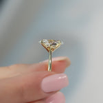 Load image into Gallery viewer, 2.5 CT Oval Cut Solitaire Moissanite Diamond Ring