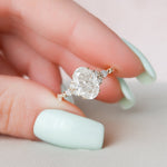 Load image into Gallery viewer, 3.0 CT Oval Cut Moissanite Diamond Cluster Engagement Ring