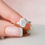 Load image into Gallery viewer, 2.50 CT Oval Cut Three Stone Moissanite Diamond Engagement Ring