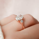 Load image into Gallery viewer, 2.50 CT Oval Cut Three Stone Moissanite Diamond Engagement Ring