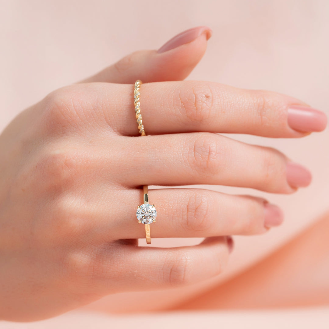 Round Brilliant Moissanite Ring
