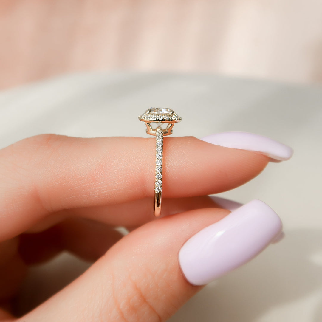 Round Diamond Halo Ring