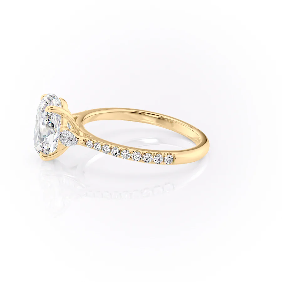 Sparkling Oval Ring