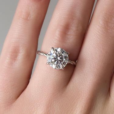 2 CT Round Cut Classic Solitaire Moissanite Diamond Ring